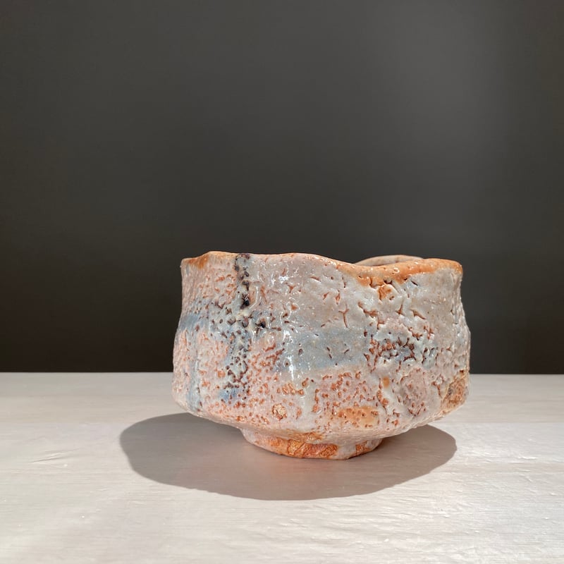 ♥美濃焼　志野　茶碗　桐箱　仕覆　付き　骨董品 ♥美濃焼 志野 茶碗 桐箱 仕覆 付き 骨董品 Amazon.co.jp: 美濃