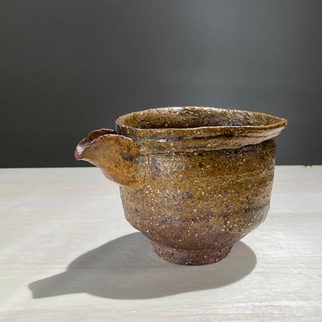 花入／奥田達雄作／笠間焼／伊羅保 花入／奥田達雄作／笠間焼／伊羅保