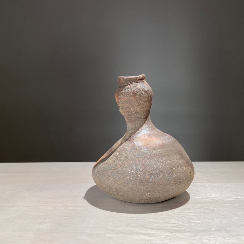 【中村和樹】備前 窯変 三角徳利 中村和樹 作 「備前窯変三角徳利」 ～備前焼専門卸小売店 川口陶楽苑～