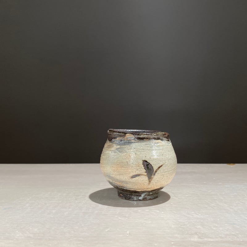 2508-4 鶏龍山絵刷毛目塩笥ぐい呑 伊藤明美 | ryoisseki-online by
