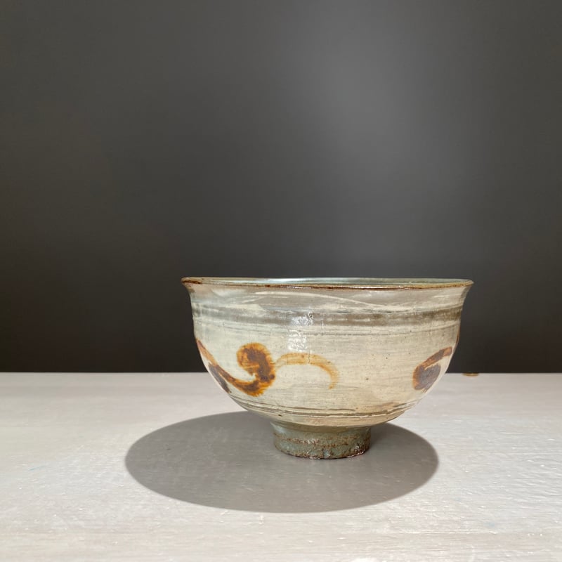 2508-1 鶏龍山三島絵刷毛目茶碗 伊藤明美 | ryoisseki-online by う