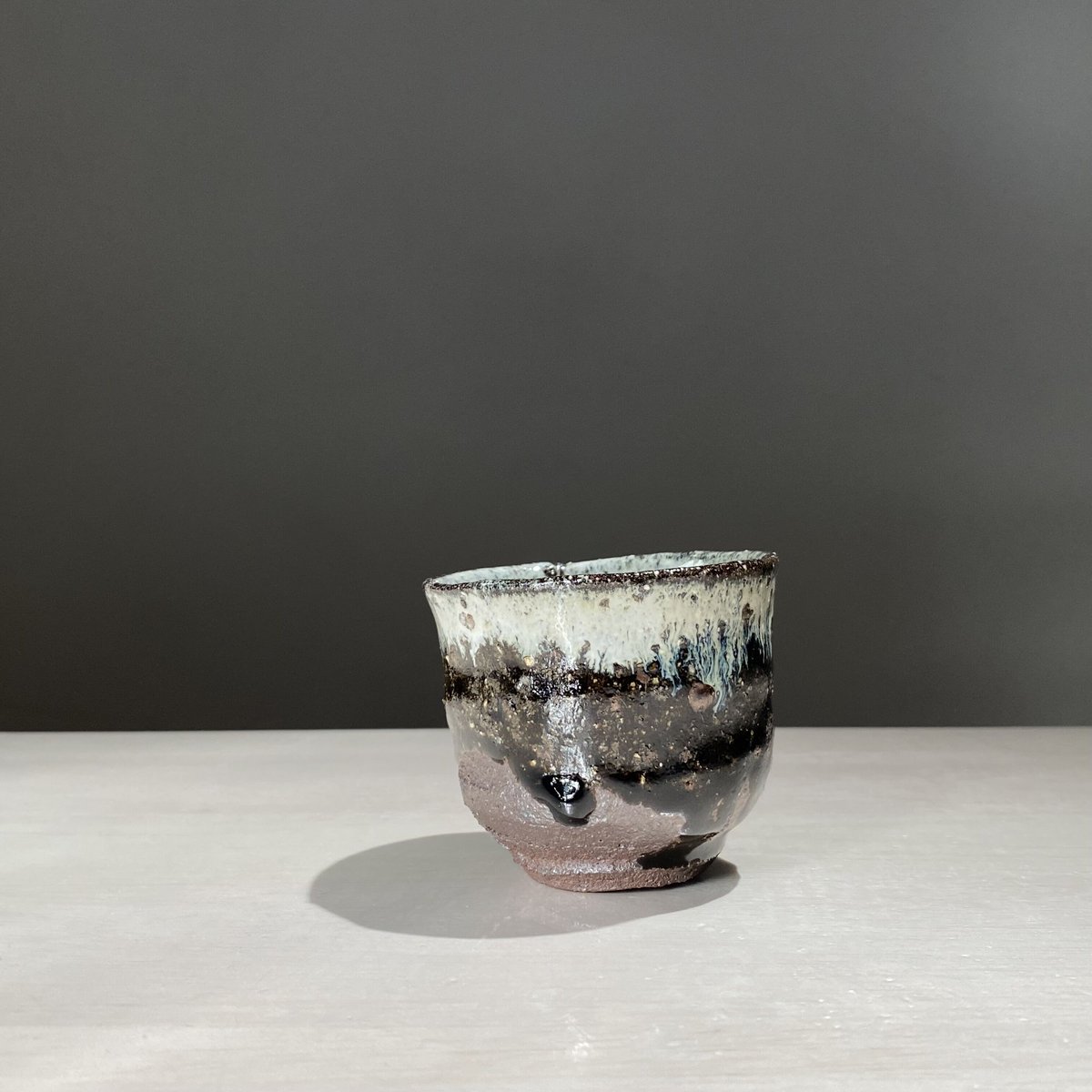 2205-4 朝鮮唐津ぐい呑 中川恭平 | ryoisseki-online by うつわ