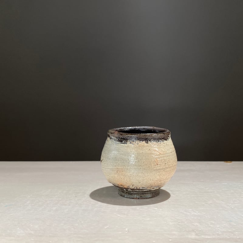 2508-4 鶏龍山絵刷毛目塩笥ぐい呑 伊藤明美 | ryoisseki-online by