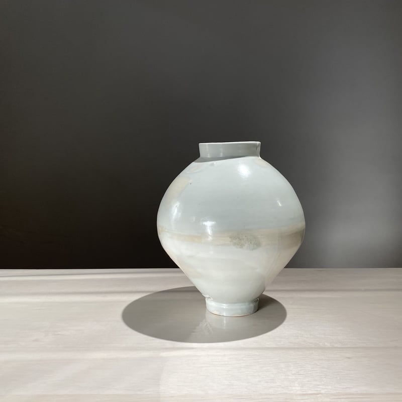 20 白磁壺 伊藤明美 | ryoisseki-online by うつわや涼一石 20 白磁壺 伊藤明美 | ryoisseki-online by うつわや涼一石