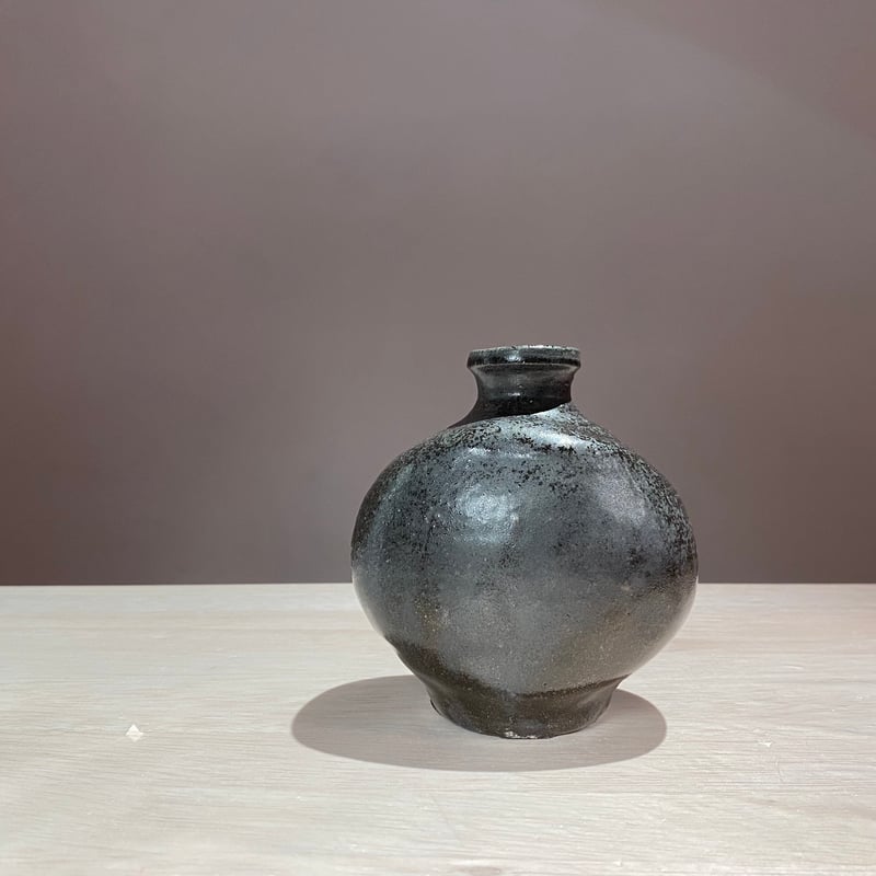 57-1 黒釉偏壺徳利 伊藤明美 | ryoisseki-online by うつわや涼一石