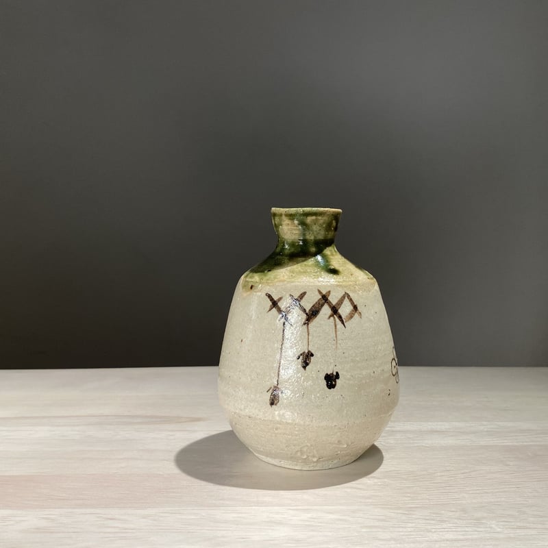 織部焼　古織部　秋草図徳利　時代箱付　M　3841 織部焼 古織部 秋草図徳利 時代箱付 M 3841 織部焼 古織部