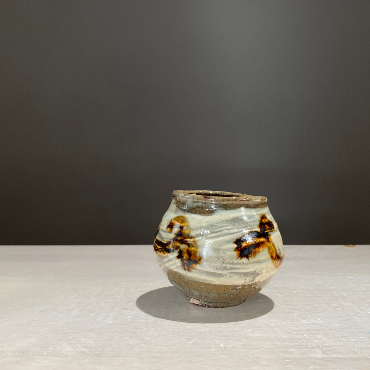 2508-6 鶏龍山絵刷毛目塩笥ぐい呑 伊藤明美 | ryoisseki-online by