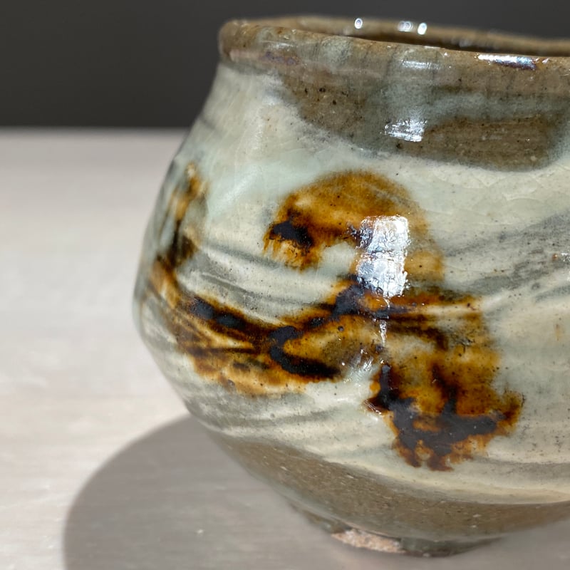 2508-6 鶏龍山絵刷毛目塩笥ぐい呑 伊藤明美 | ryoisseki-online by