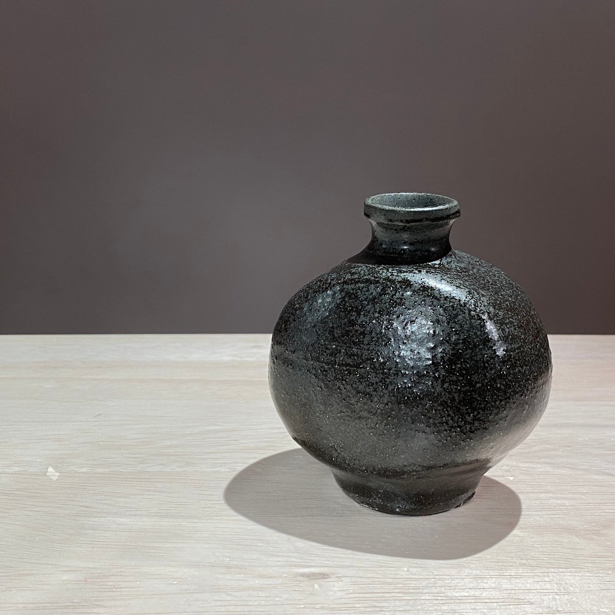 黒釉壷　鶴首瓶 黒釉壷 鶴首瓶 製品情報 - 南景製陶園｜Nankei Porttery