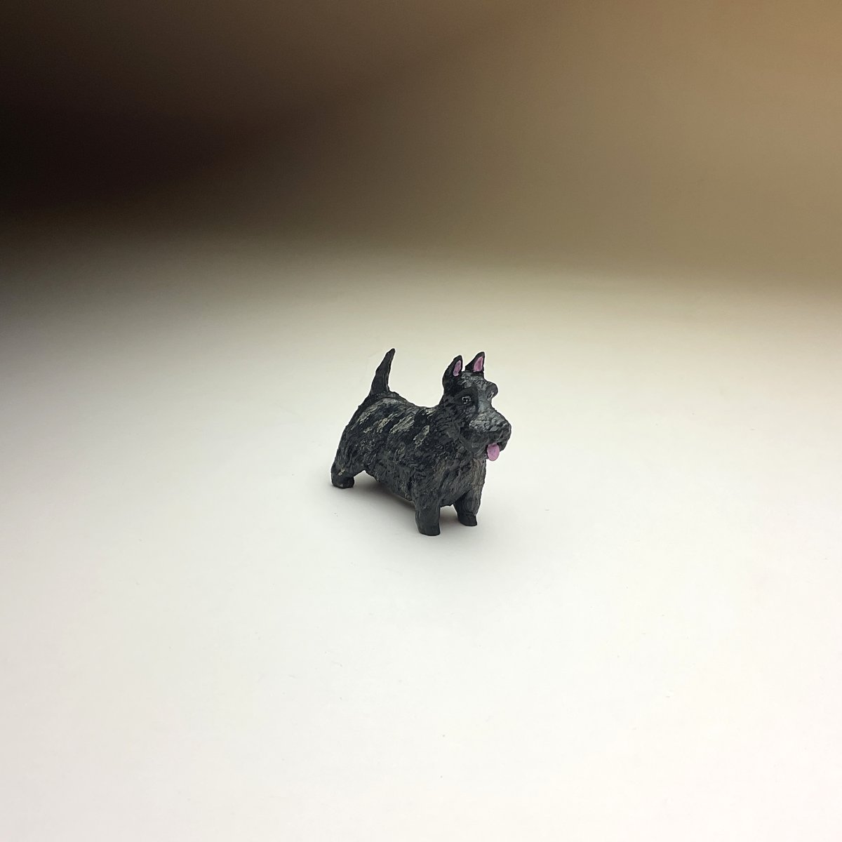ミニチュア犬フィギュア スコティッシュテリア ブリンドル 樹脂製 犬