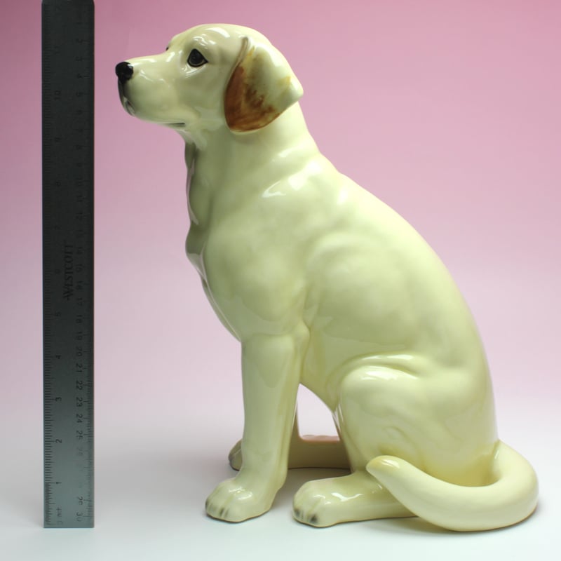 陶器犬置物 イエロー・ラブラドルレトリバー おすわり 大 | Haniibaaz