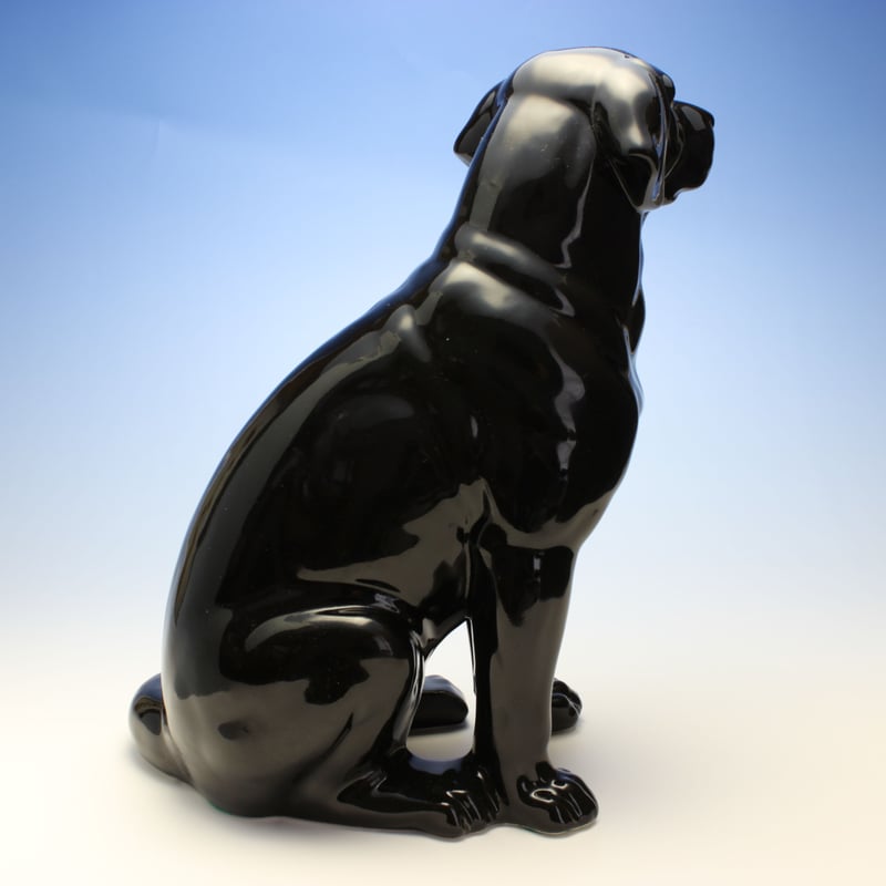 陶器犬置物 ブラック・ラブラドルレトリバー おすわり 大 | Haniibaaz