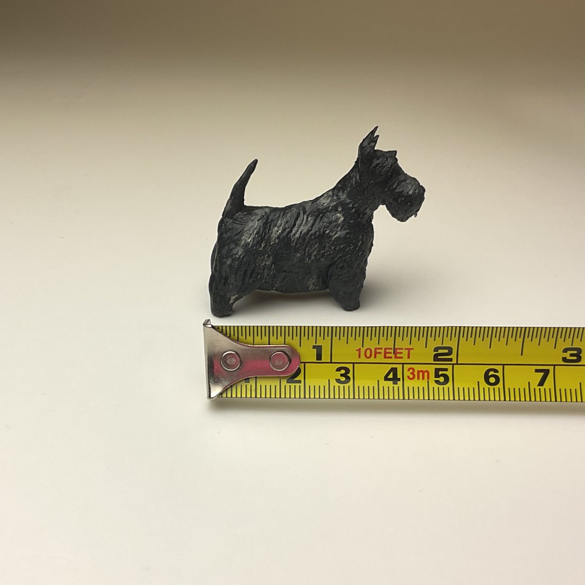 ミニチュア犬フィギュア スコティッシュテリア ブリンドル 樹脂製 犬
