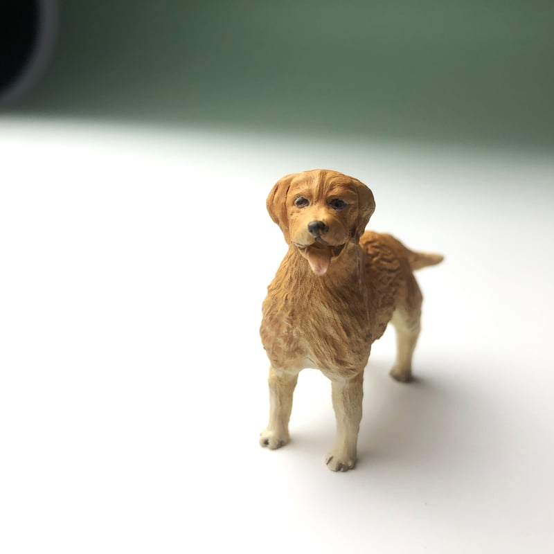 ミニチュア犬フィギュア ゴールデンレトリバー 樹脂製 犬置物 ミニチュア犬フィギュア ゴールデンレトリバー 樹脂製 犬置物