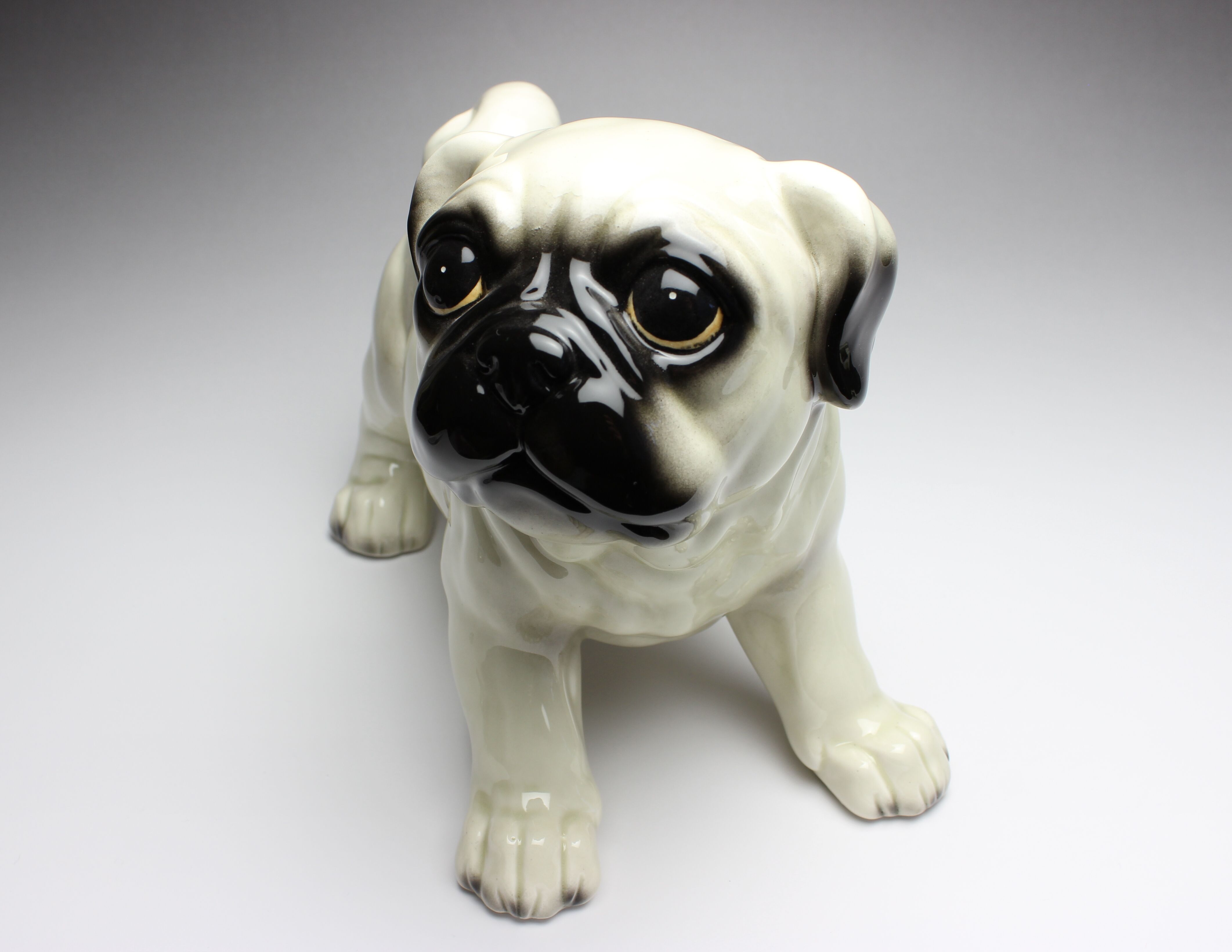 陶器犬置物 パグ パピー(仔犬) シルバーフォーン | Haniibaaz