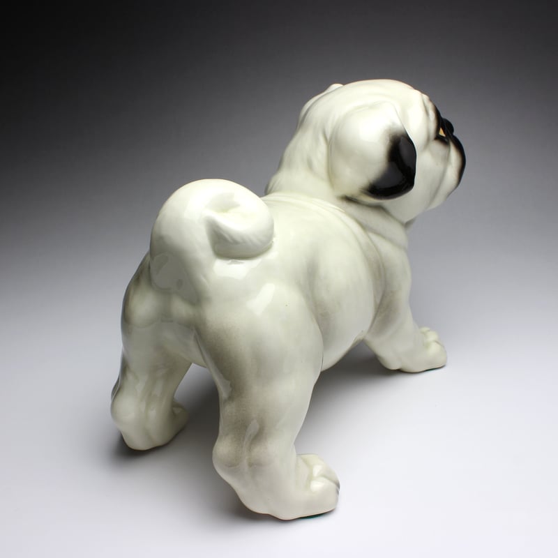 陶器犬置物 パグ パピー(仔犬) シルバーフォーン | Haniibaaz 陶器犬置物 パグ パピー(仔犬) シルバーフォーン | Haniibaaz