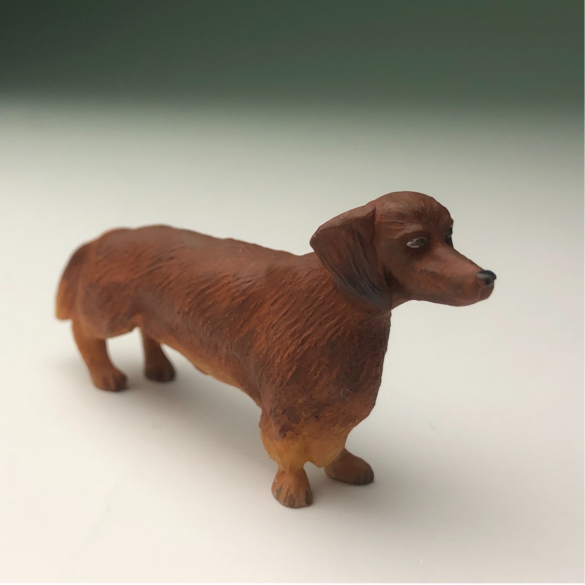 ミニチュア犬フィギュア ダックスレッド 樹脂製 犬置物 | Haniibaaz