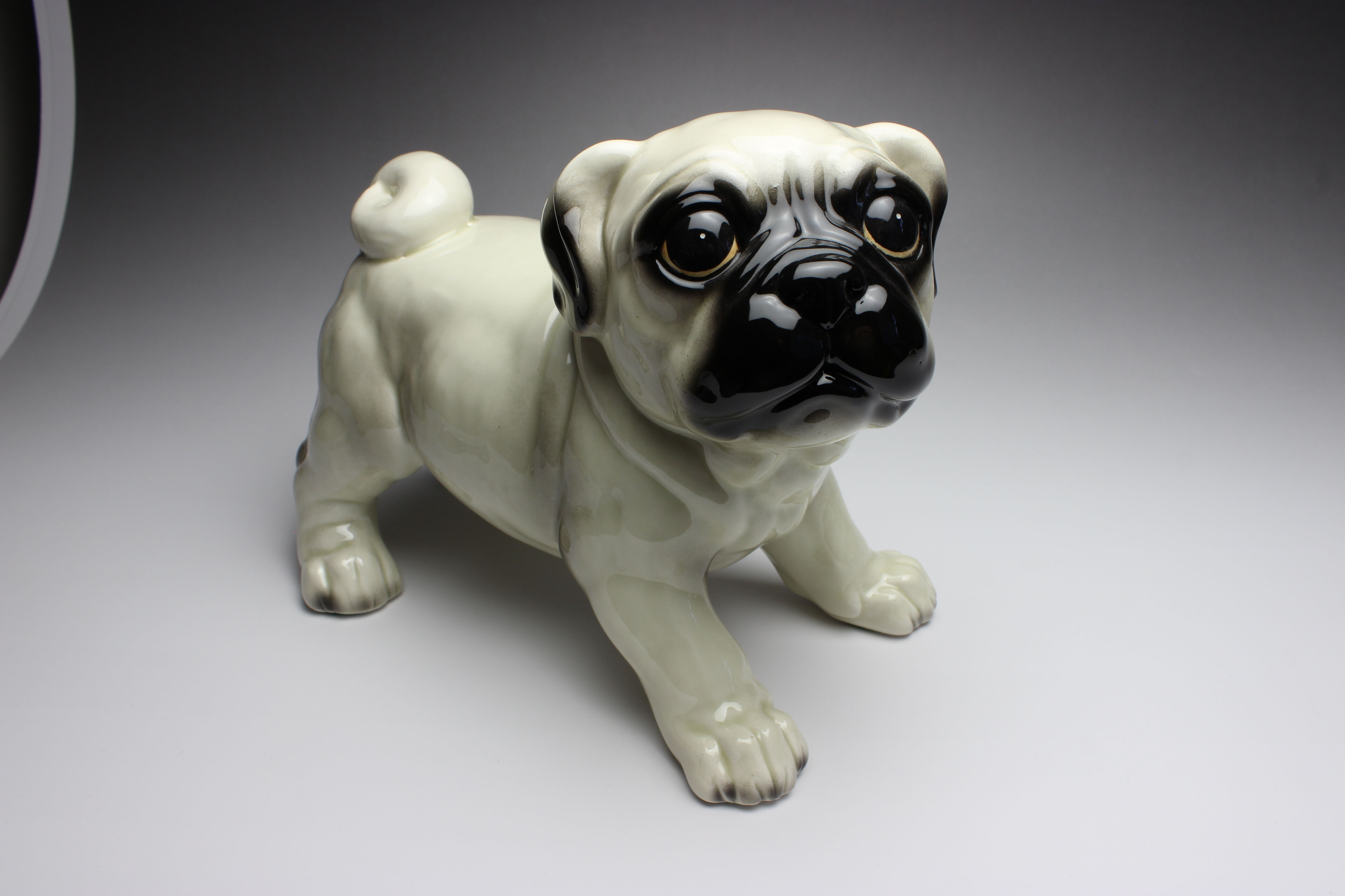 陶器犬置物 パグ パピー(仔犬) シルバーフォーン | Haniibaaz