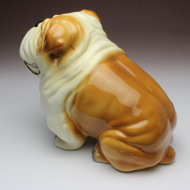 陶器犬置物 イングリッシュブルドッグ レッド&ホワイト 座り姿 | Haniibaaz