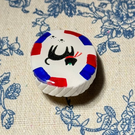 石塑粘土ブローチ　トリコロールオーバルキャット【A】