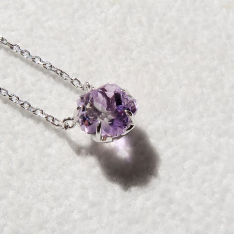 【necklace】　バイカラーアメジスト　7mm　さくらシェイプ