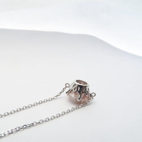 【bracelet】　レッドルチルクォーツ　カメリアカット