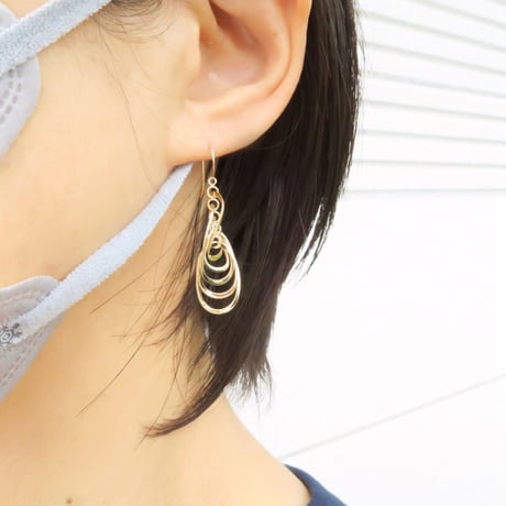 【pierced】　Flowing lines（P-139） 両耳