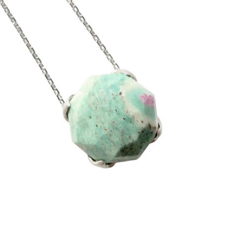 【necklace】　ルビーインフックサイト：シミズ貴石 かんなカット