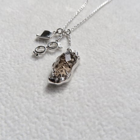 【necklace】　スモーキークォーツ　ヒゲ型　甲州貴石切子