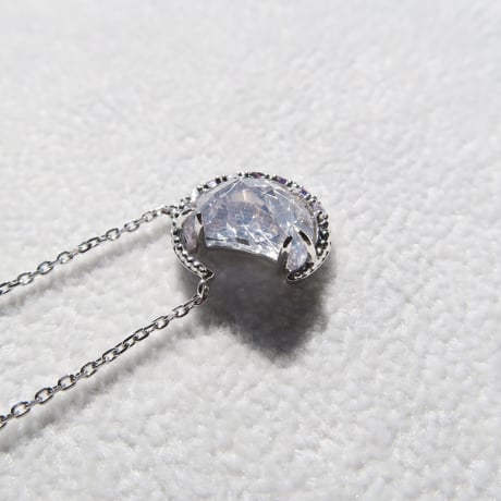スコロライト 月型 甲州貴石切子 necklace
