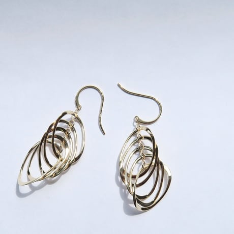 【pierced】　Flowing lines（P-139） 両耳