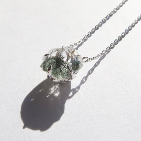 【necklace】　グリーンガーデンクォーツ 8.5mm さくらシェイプカット
