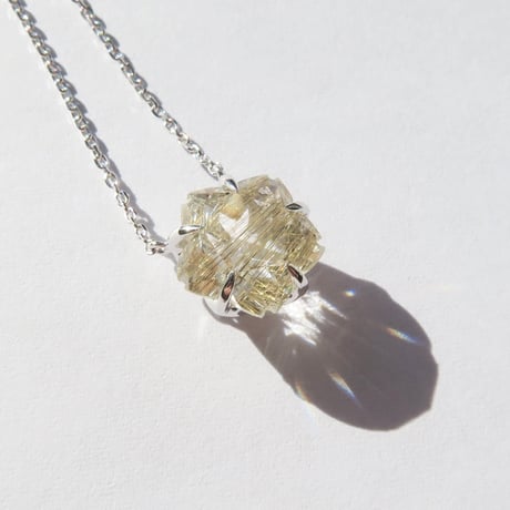 ルチルクォーツ 10mm さくらシェイプカット necklace