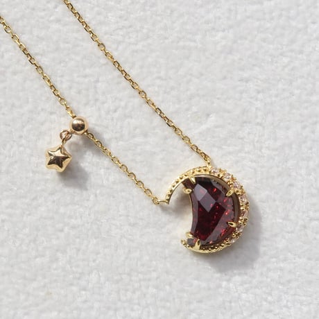 【necklace】　ガーネット 月型 甲州貴石切子