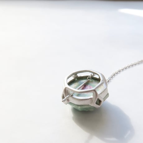 【necklace】　ルビーインフックサイト：シミズ貴石 かんなカット