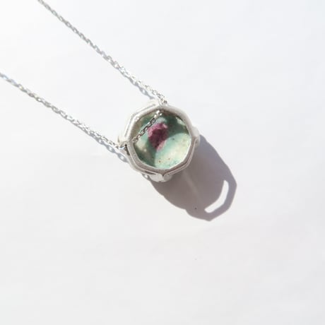 【necklace】　ルビーインフックサイト：シミズ貴石 かんなカット