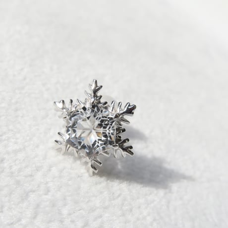【pierced】　白水晶　6mm　ゆきんこカット　片耳