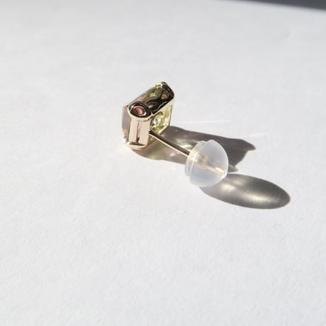 バイカラートルマリン 6.4×5.4mm オクタゴン 甲州貴石切子 pierced(片耳)