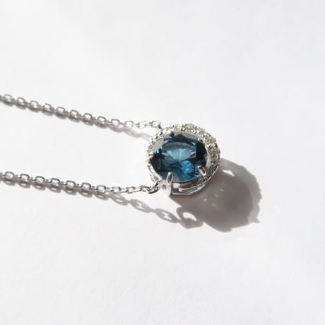 ロンドンブルートパーズ 6mm さくらインカット necklace