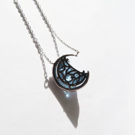 ロンドンブルートパーズ 10×7mm 月型 甲州貴石切子 necklace