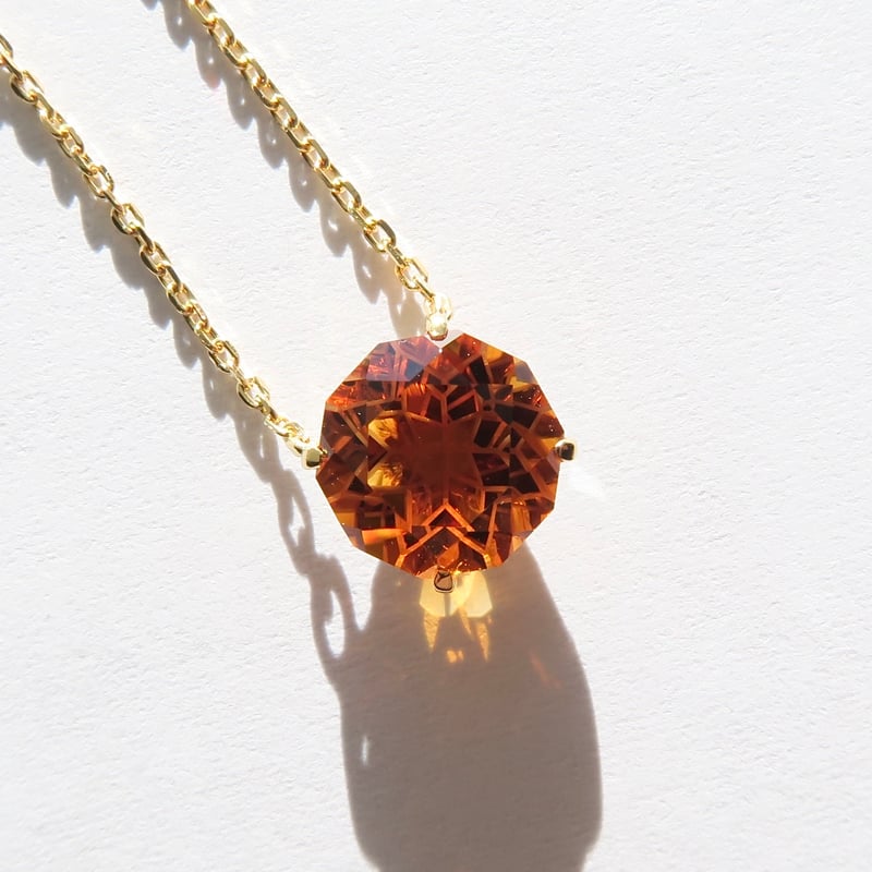 スーパーエクストラシトリン 8mm 10角ダンデライオンカット