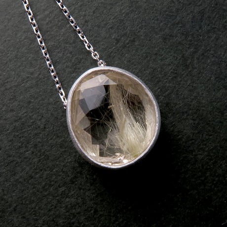 【necklace】　ルチルクォーツ　かんなカット