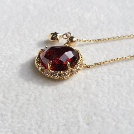 【necklace】　ガーネット 月型 甲州貴石切子
