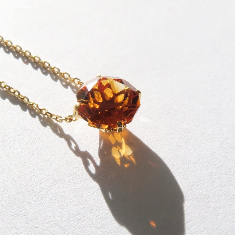スーパーエクストラシトリン 8mm 10角ダンデライオンカット necklace