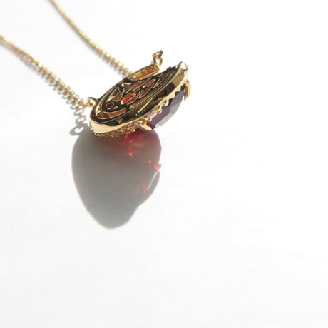ガーネット 10×7mm 月型 甲州貴石切子 necklace