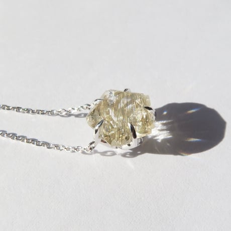 ルチルクォーツ 10mm さくらシェイプカット necklace