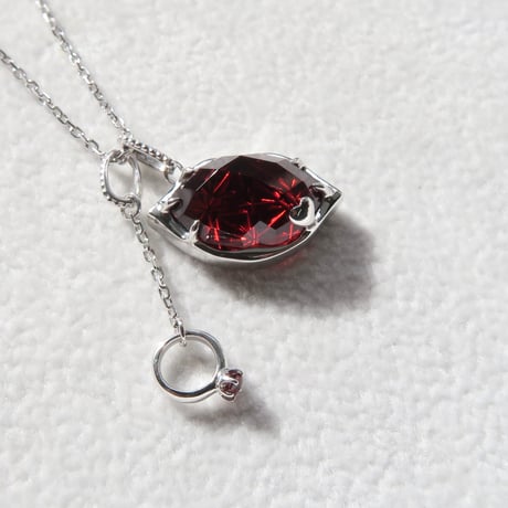 【necklace】　ガーネット リップ型 甲州貴石切子