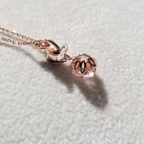 【necklace】　モルガナイト　7mm　さくらシェイプ