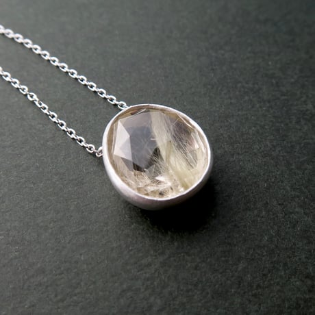 【necklace】　ルチルクォーツ　かんなカット