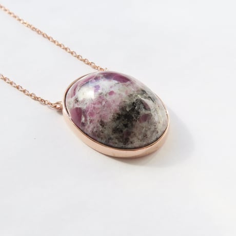 【necklace】 ルビーイングラナイト：シミズ貴石 会長カット